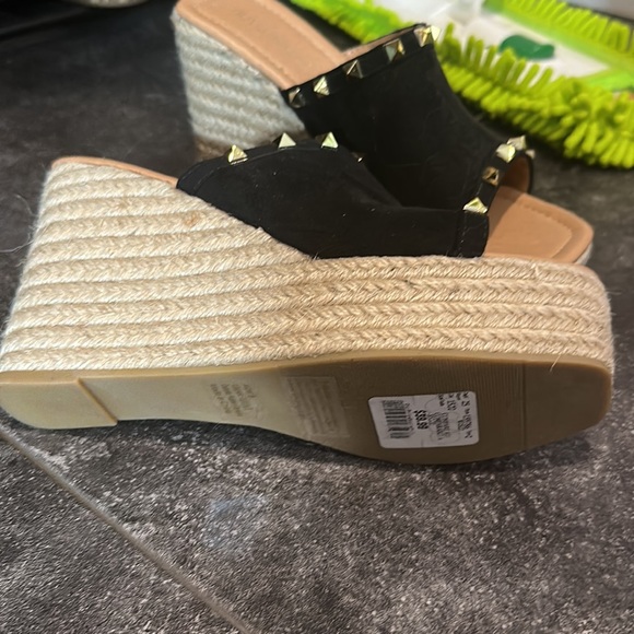 Never worn - Picture 2 of 2